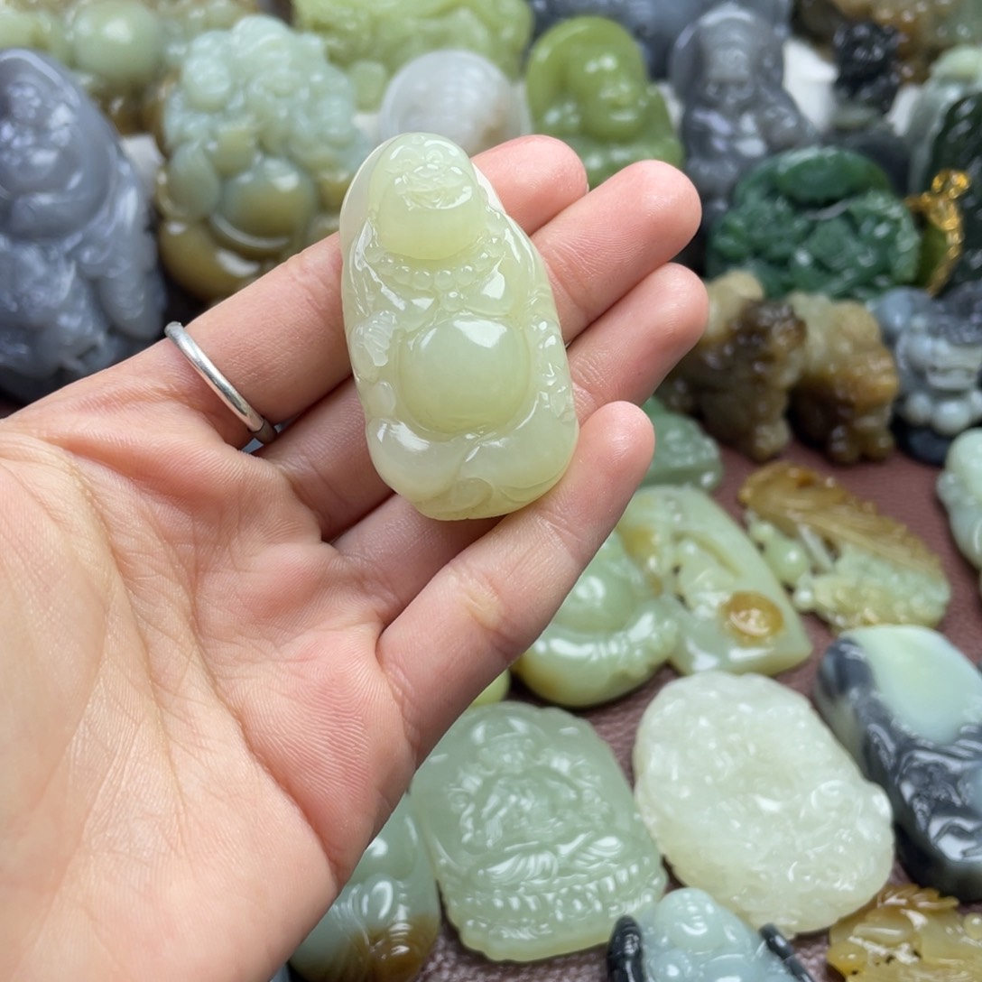 和田玉未镶嵌颈饰