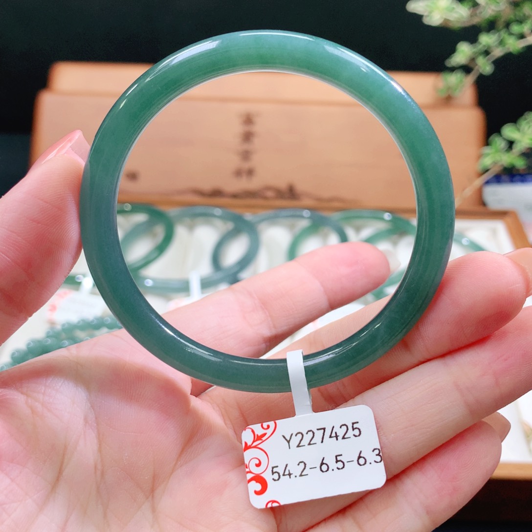 翡翠未镶嵌手镯天然
