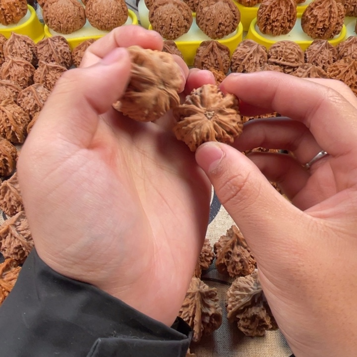 文玩核桃吊坠文山三棱