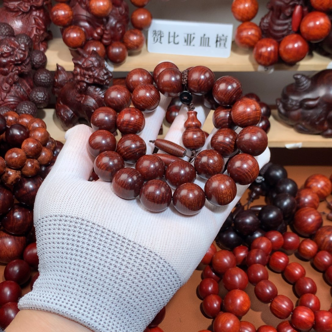 晴***6染料紫檀（血檀）1.8镇店千层波-手持—多样性发其一