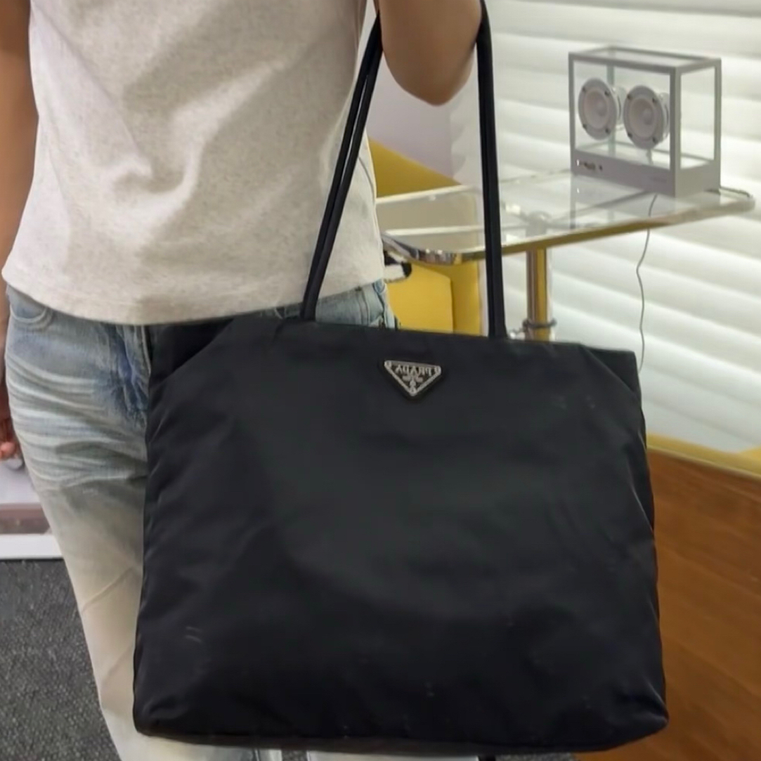 95新 Prada/普拉达 普拉达托特972098