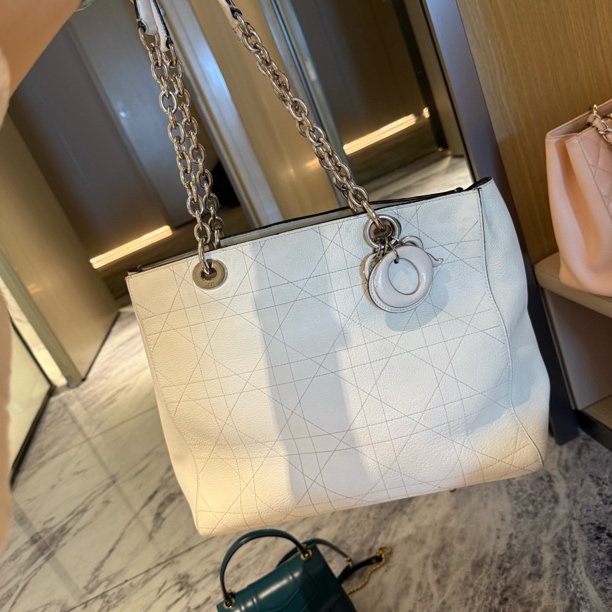 95新 DIOR/迪奥 白色五格链条单肩包【包展】