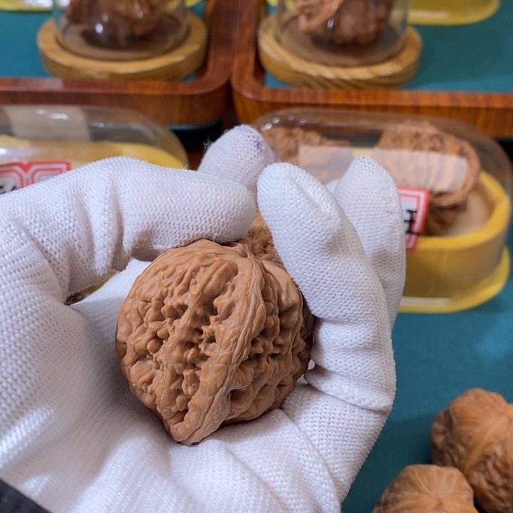 文玩核桃吊坠中****店虎头王