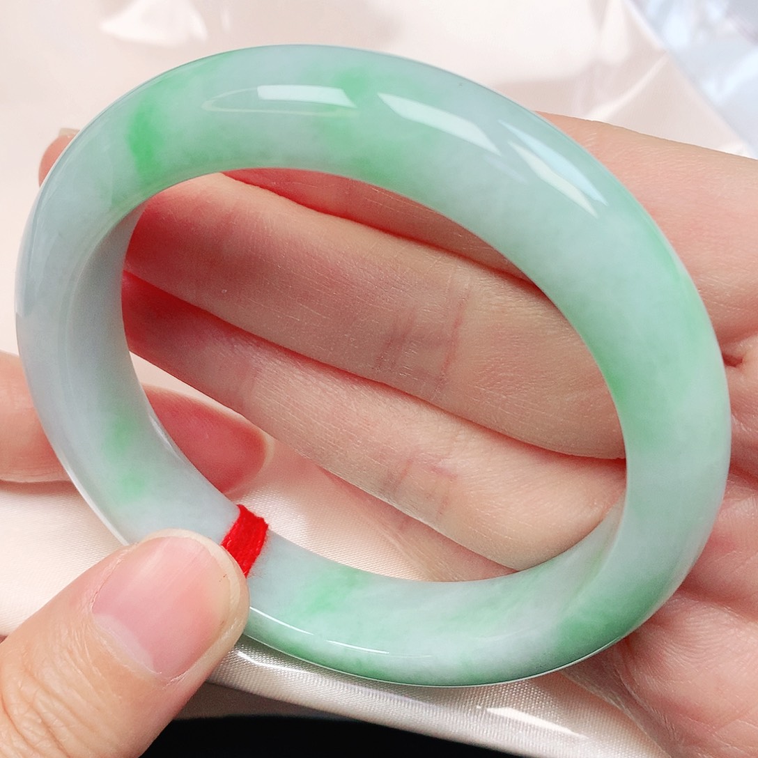 翡翠手镯未镶嵌抖音936