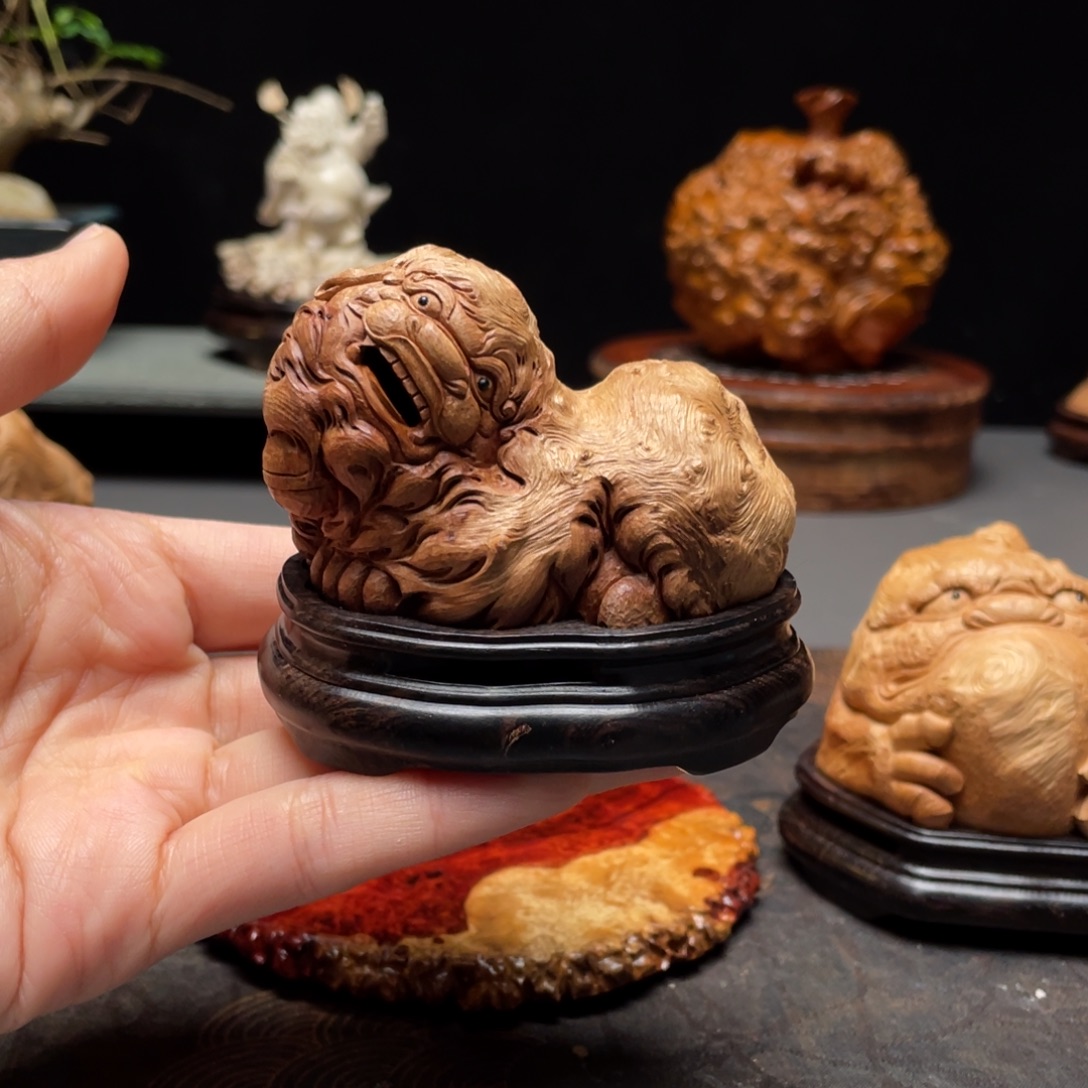 元***錒香榧木荔枝木狮子香炉