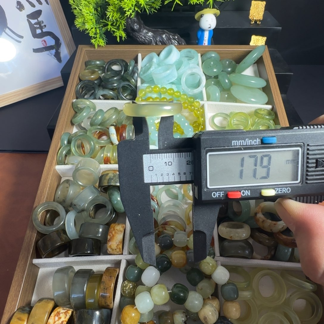 蛇纹石玉未镶嵌戒指3