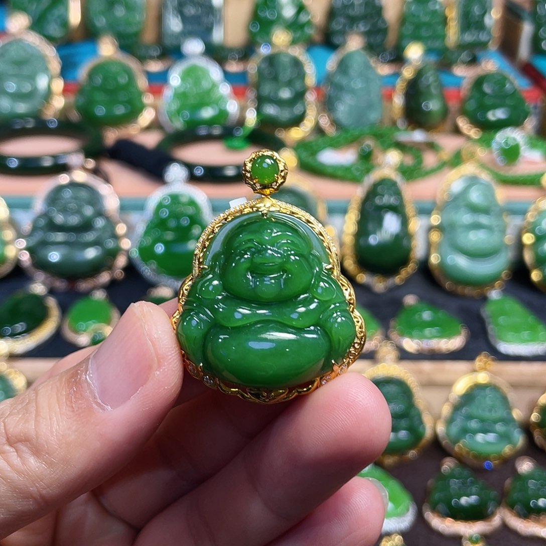 颈饰18K金镶嵌和田玉（碧玉）30mm