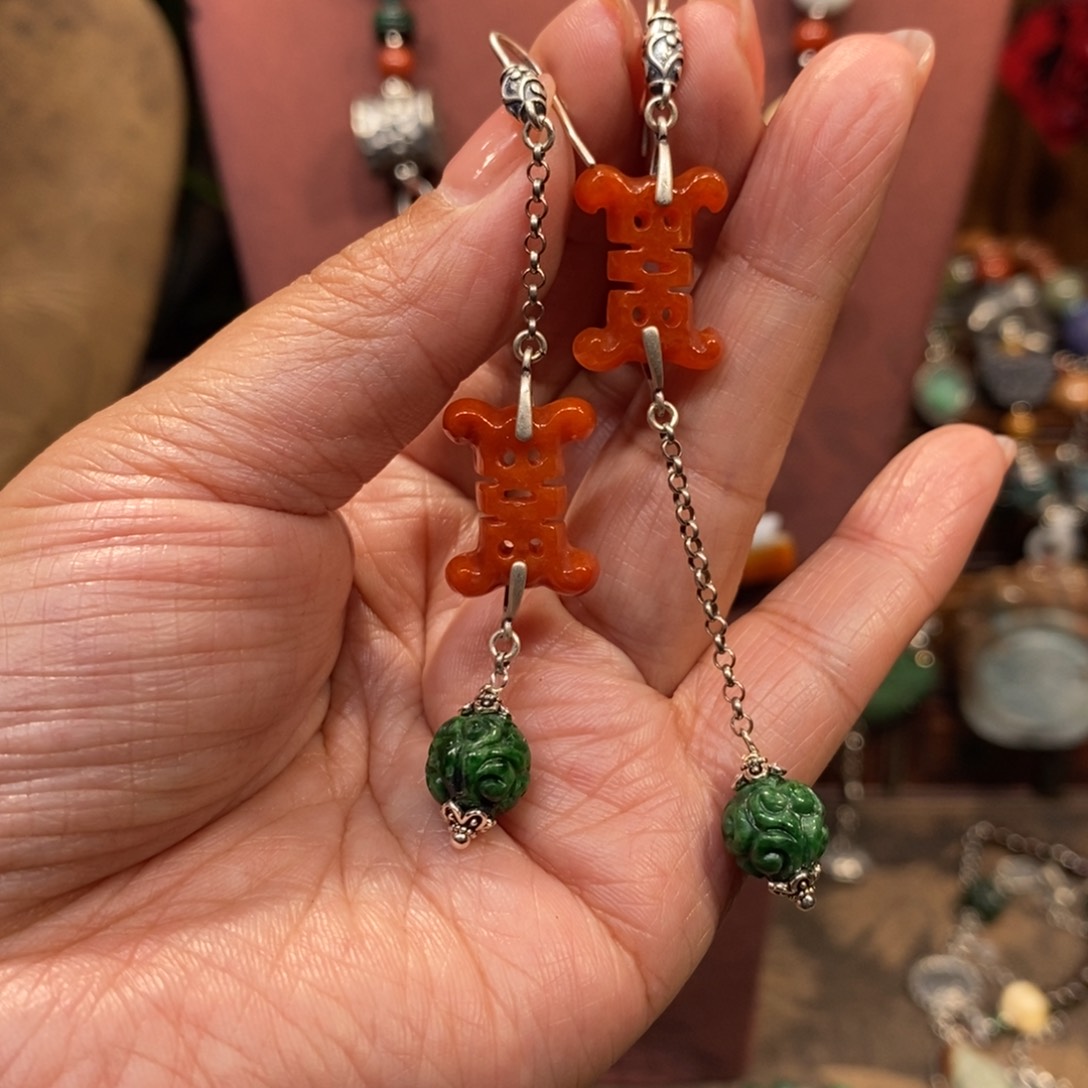 翡翠吊坠(赠链)未镶嵌