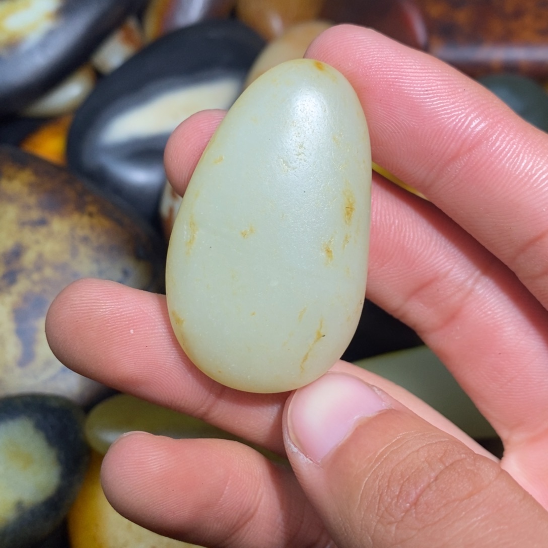 和田玉未镶嵌珠宝奇石