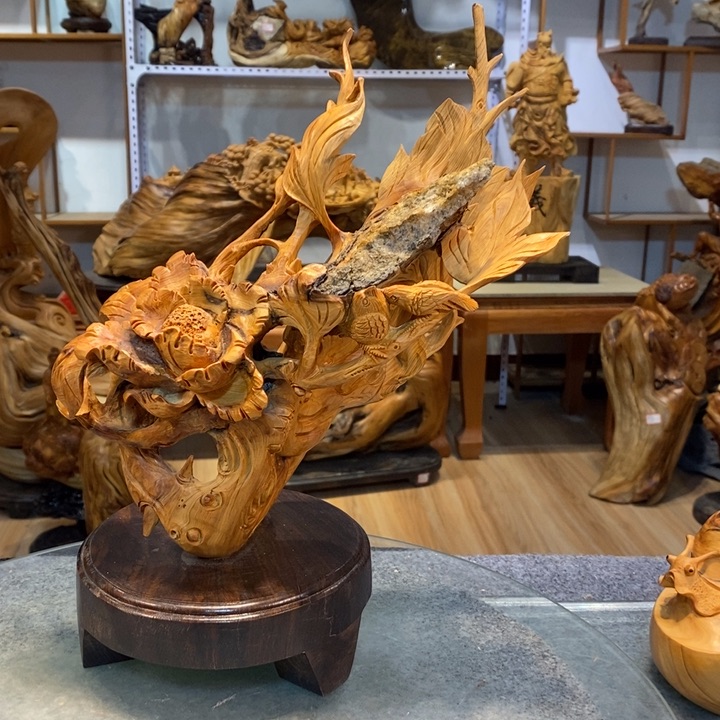 柏木（崖柏）抱石牡丹