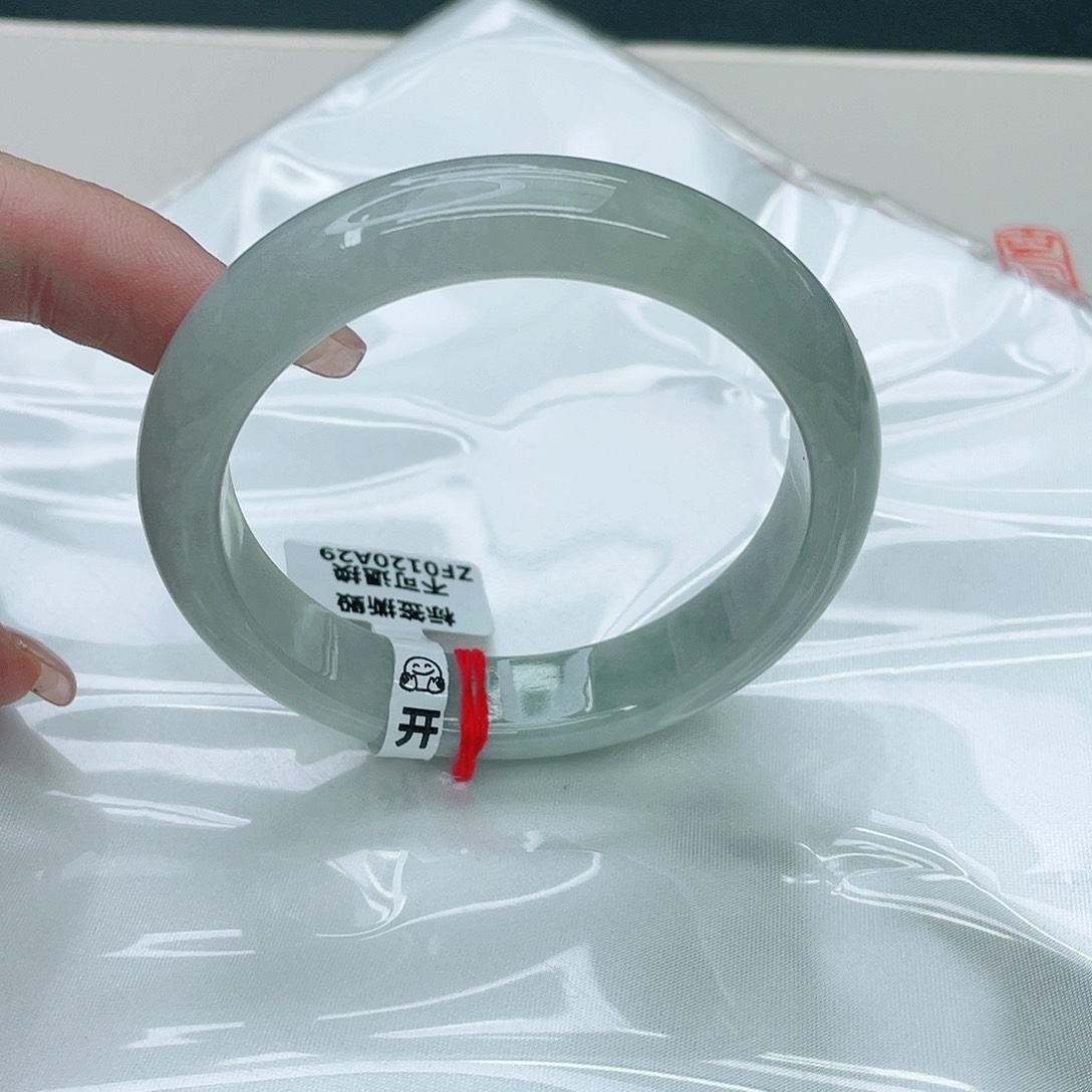 翡翠手镯未镶嵌正56.8