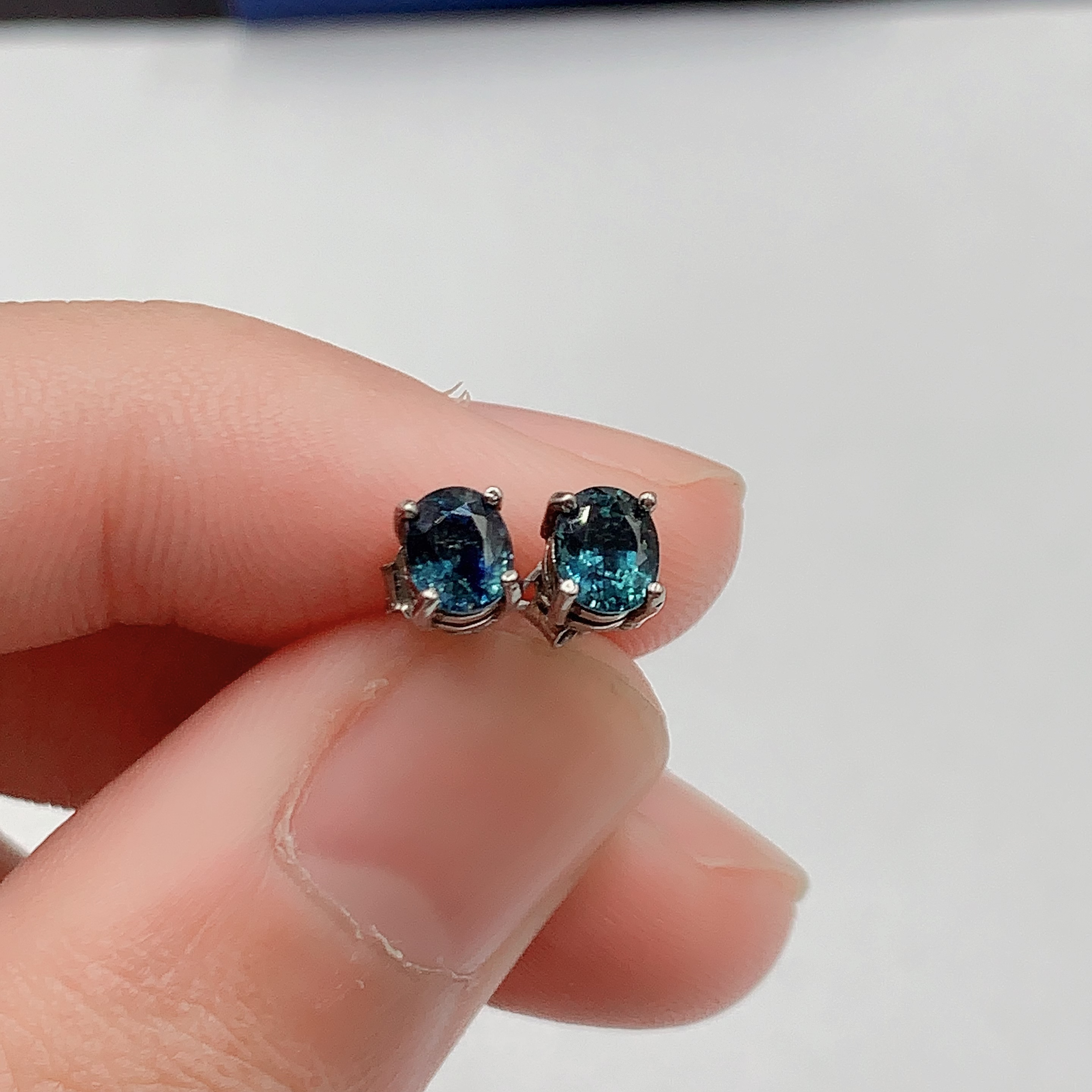 s925银天然蓝宝石耳钉4x5简约百搭