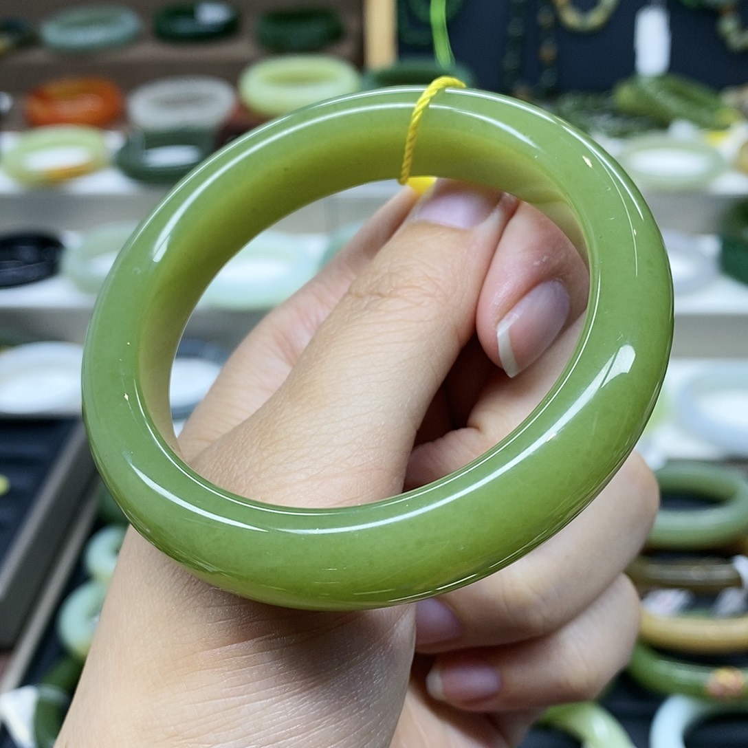 【闪购商品】未镶嵌手镯和田玉