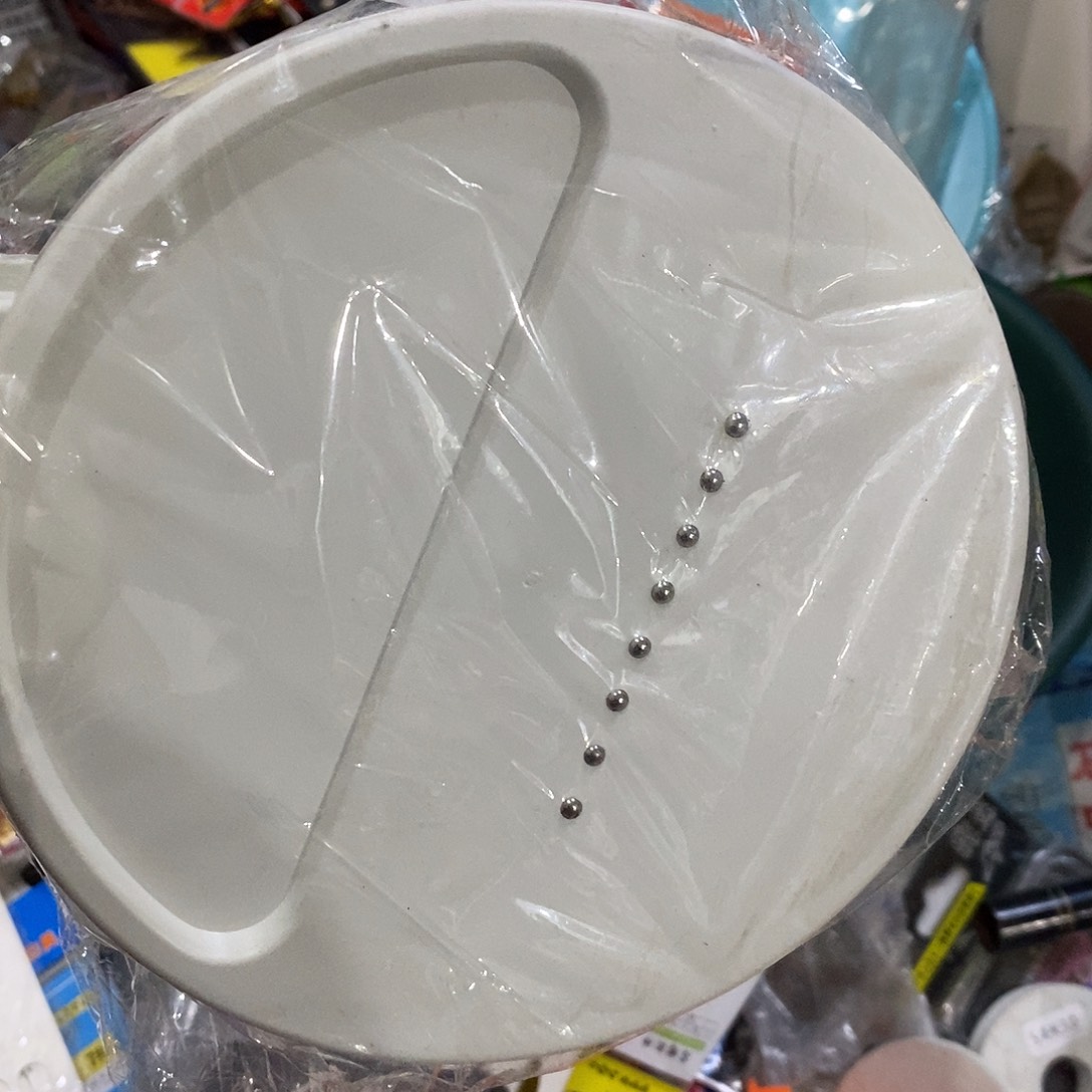 白色拉饵盘一个，，，，，，