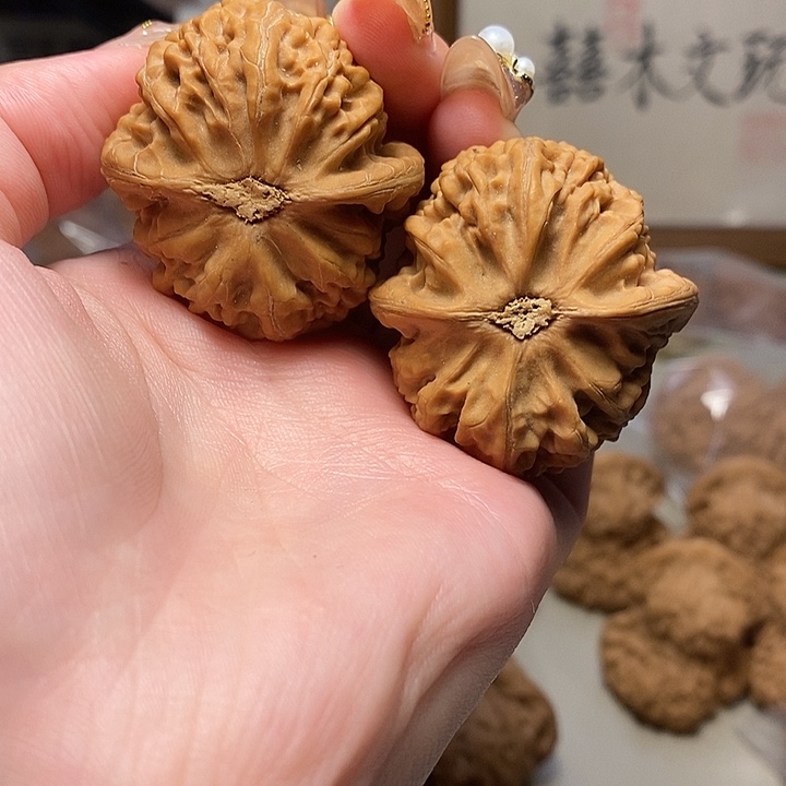 文玩核桃吊坠39宫灯