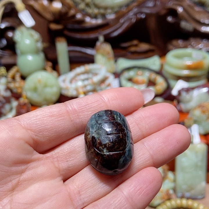 岫岩河磨玉（透闪石质玉）手链未镶嵌