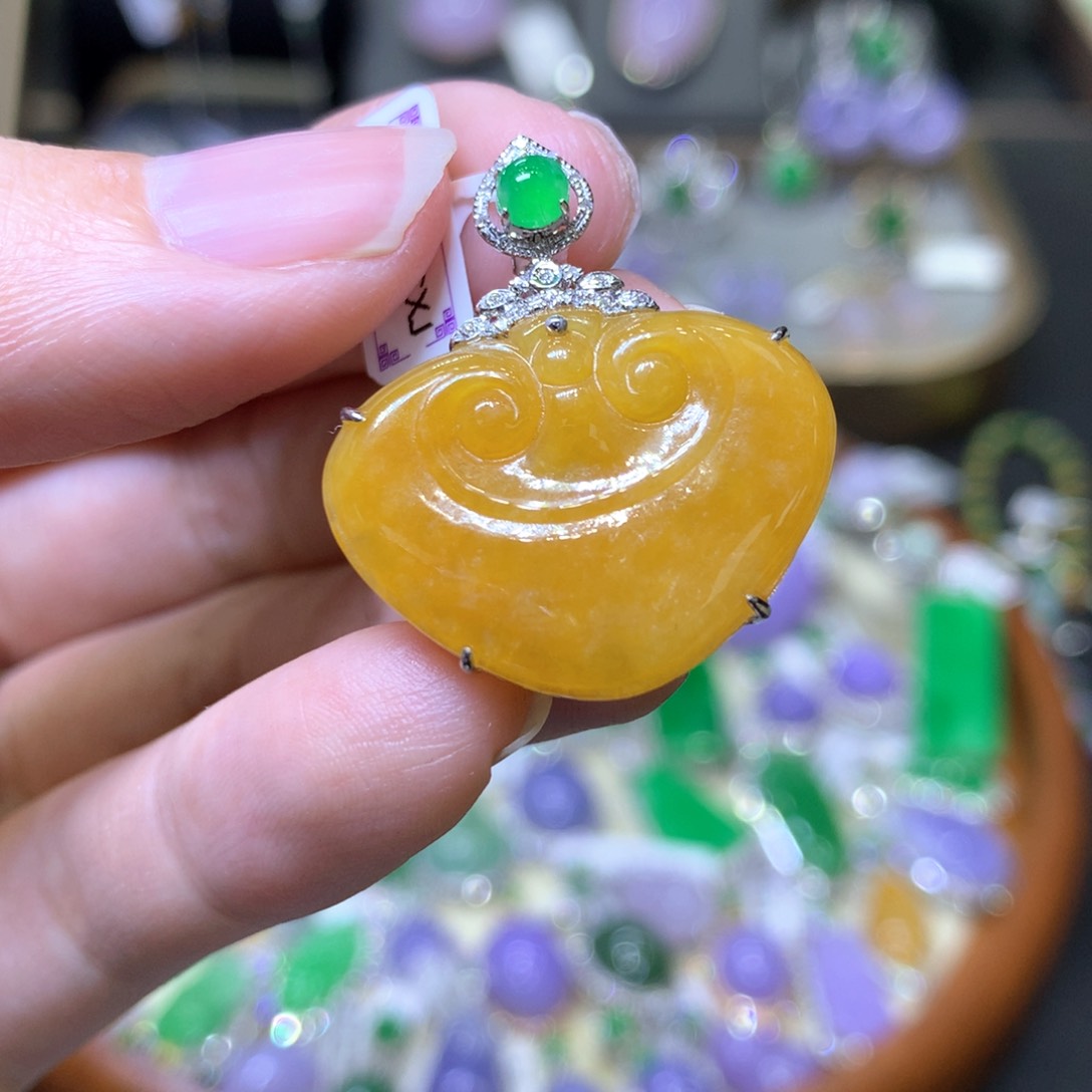 【闪购商品】翡翠颈饰18K金镶嵌翡翠吊坠项链