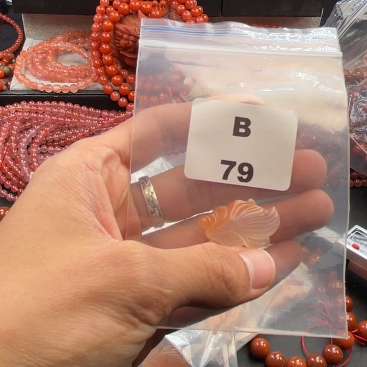 南红玛瑙未镶嵌多样性发货默认微瑕称重5.45克