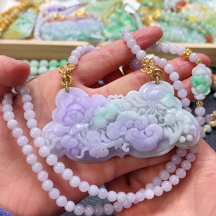 翡翠颈饰未镶嵌吊坠