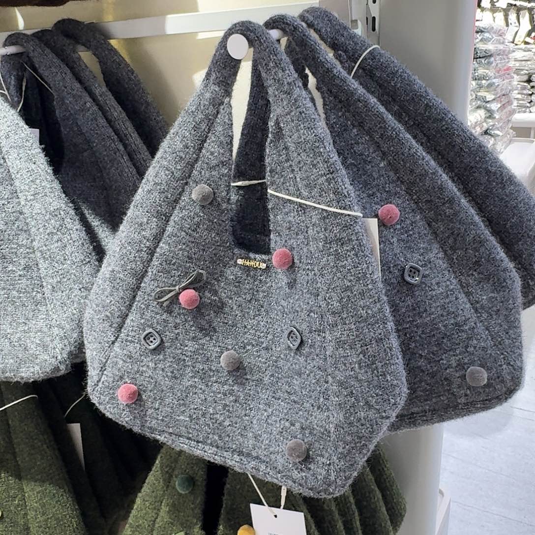 布艺非金属灰色包包