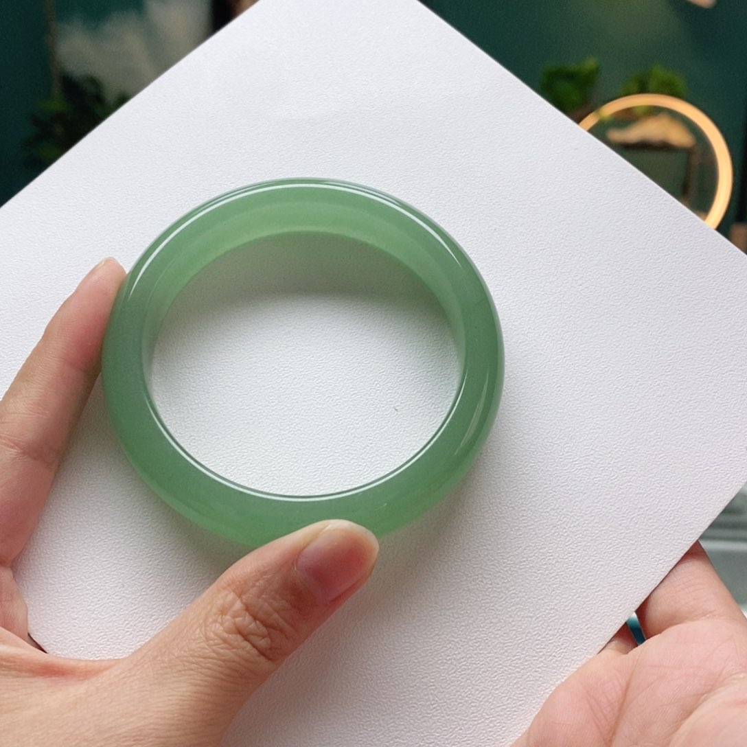 石英质玉手镯未镶嵌57.8