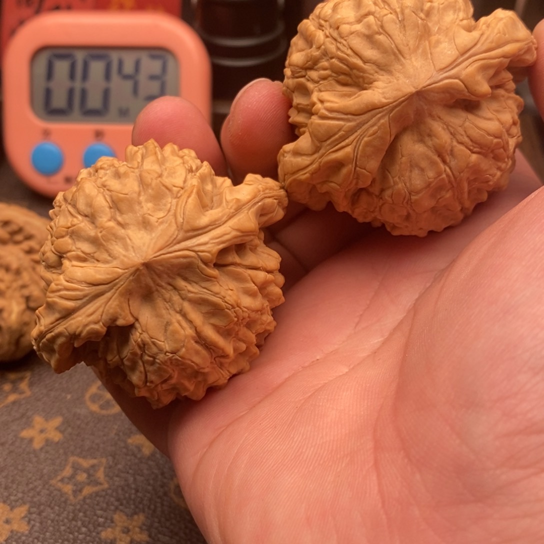 文玩核桃吊坠踏**云霸王龙