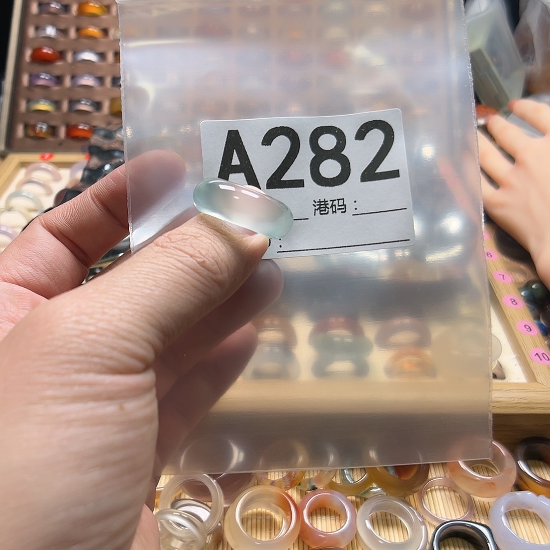 墨***玉玛瑙/玉髓未镶嵌戒圈