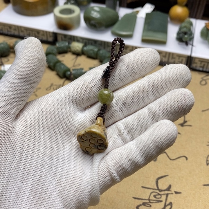 岫岩河磨玉（透闪石质玉）手把未镶嵌