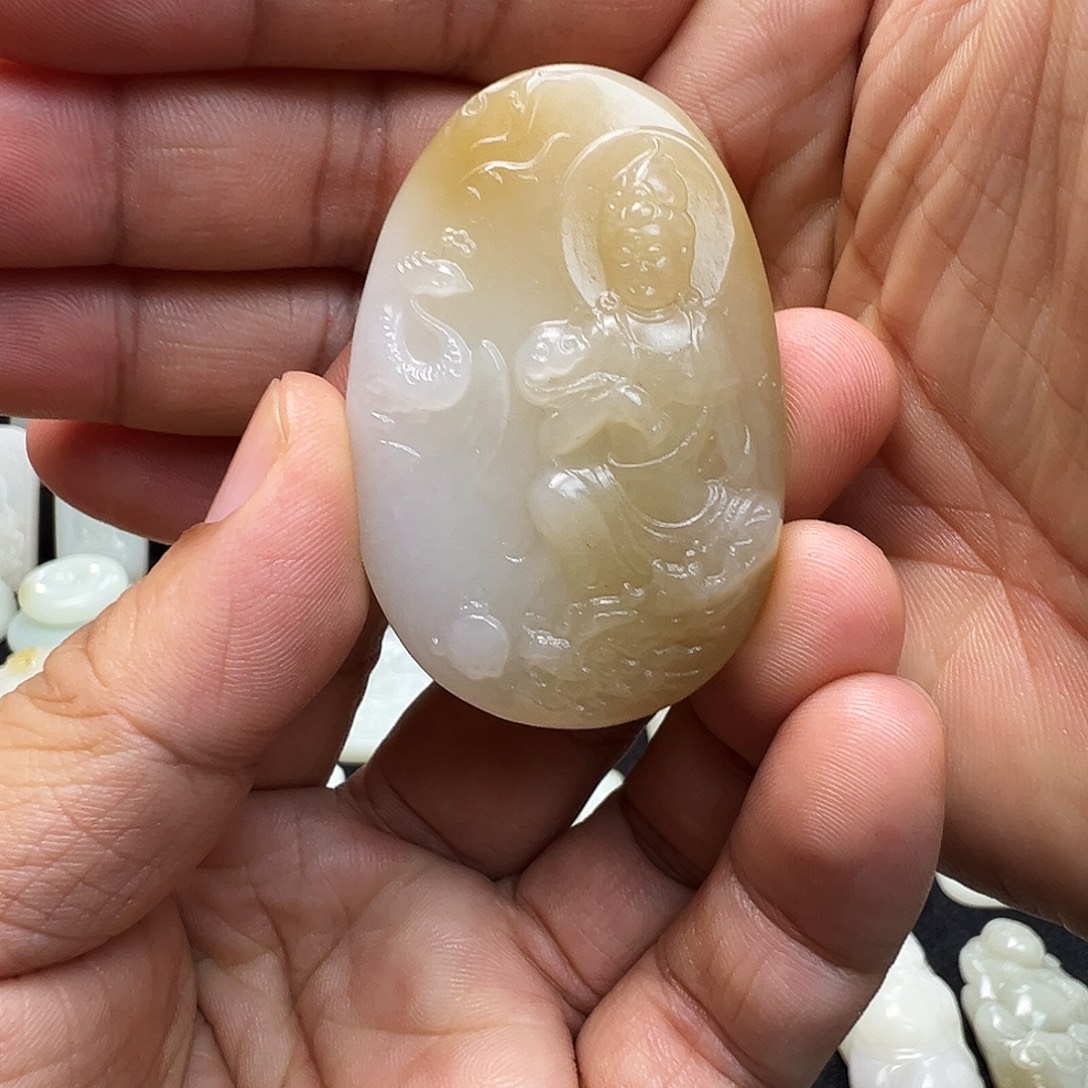 和田玉未镶嵌颈饰