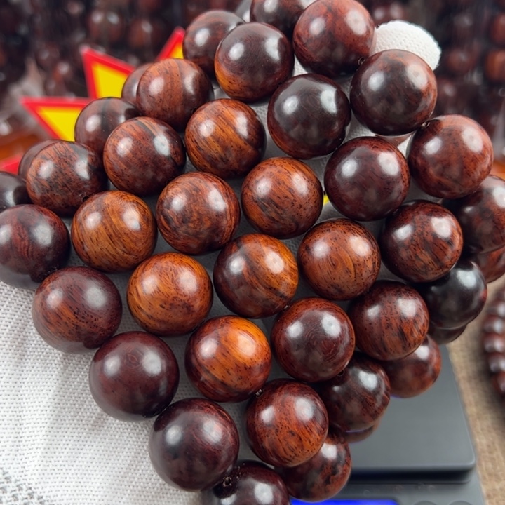 故***情木海南红降黑金1.8福利6串