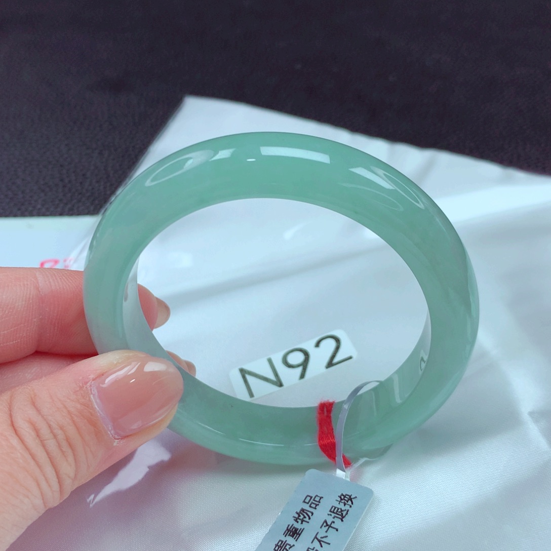 翡翠手镯未镶嵌清**来手镯88