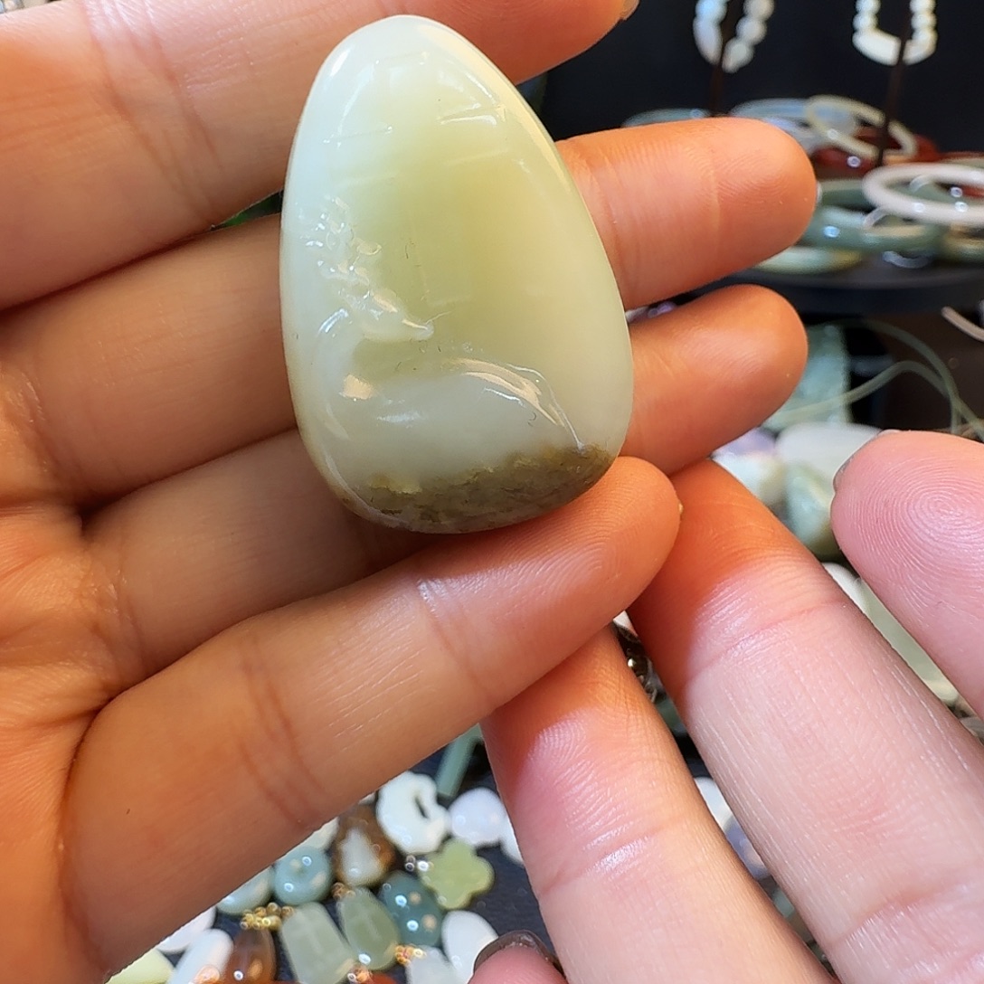 和田玉未镶嵌颈饰