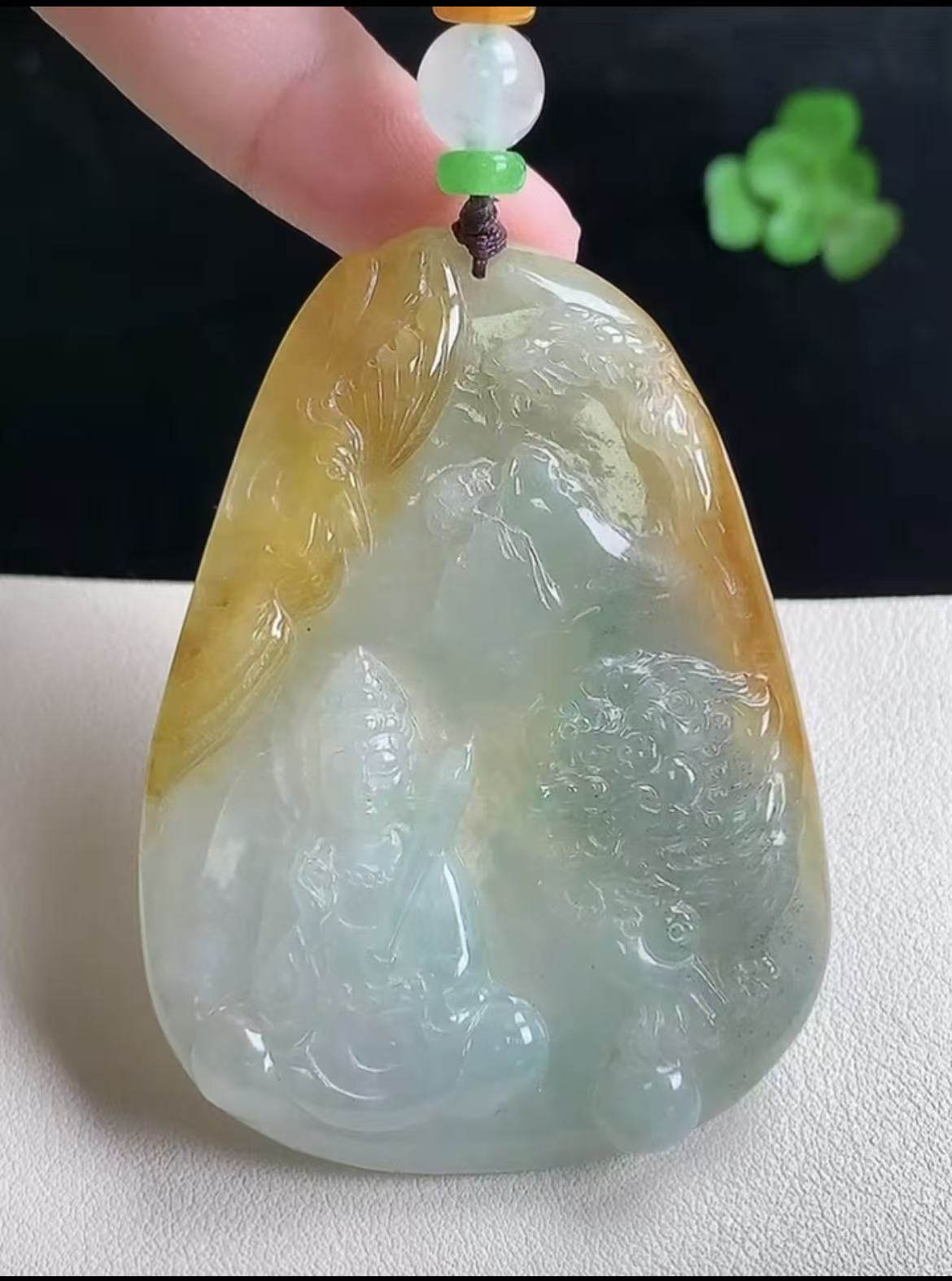 缅甸天然翡翠a货 黄翡带乌鸡俏色巧雕文殊菩萨