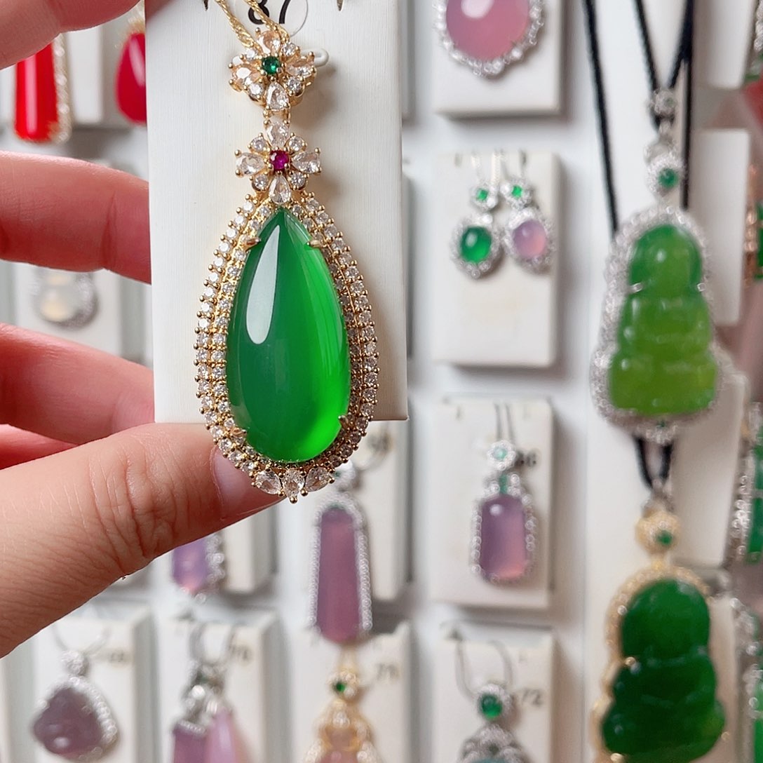 玛瑙/玉髓颈饰未镶嵌