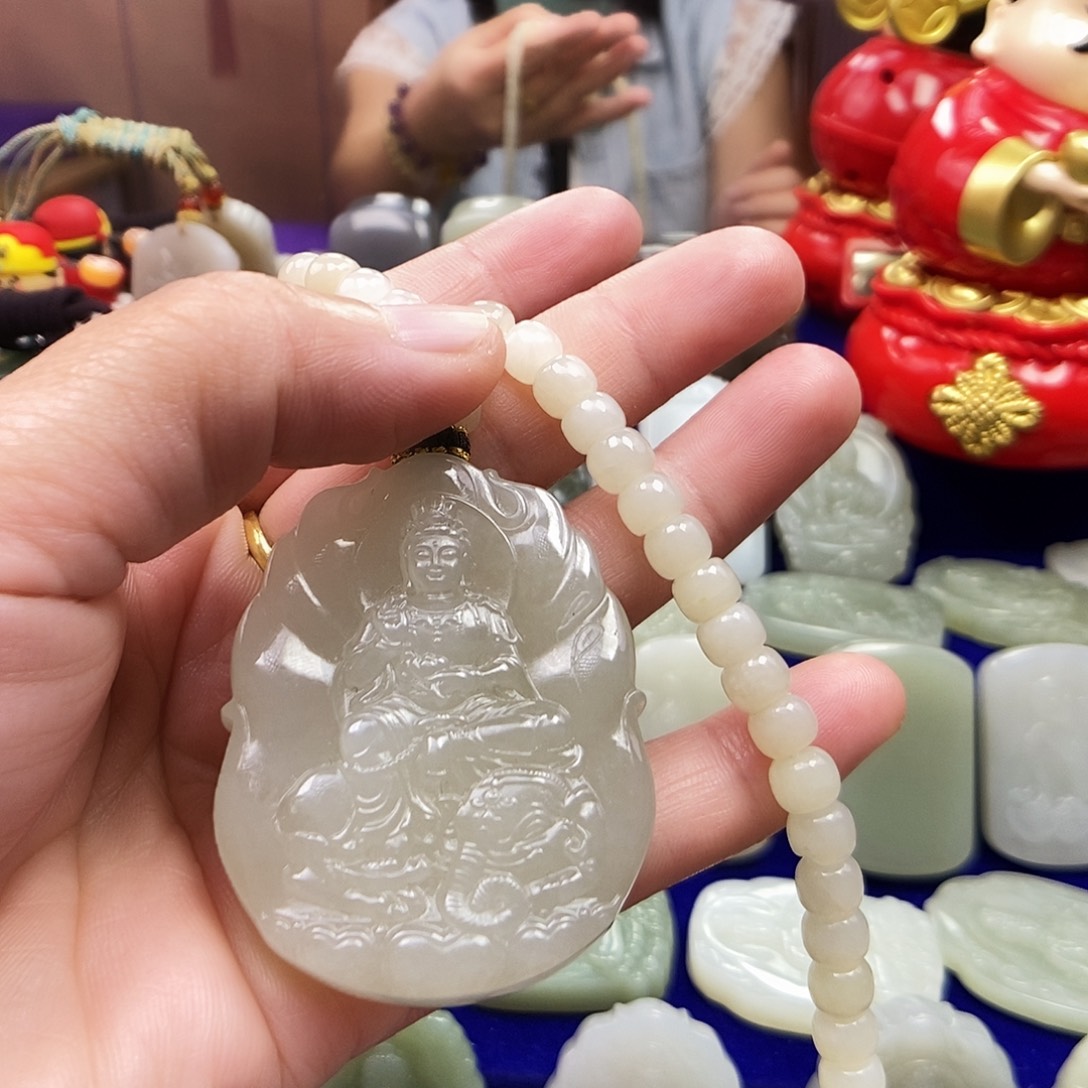 江***画和田玉未镶嵌颈饰