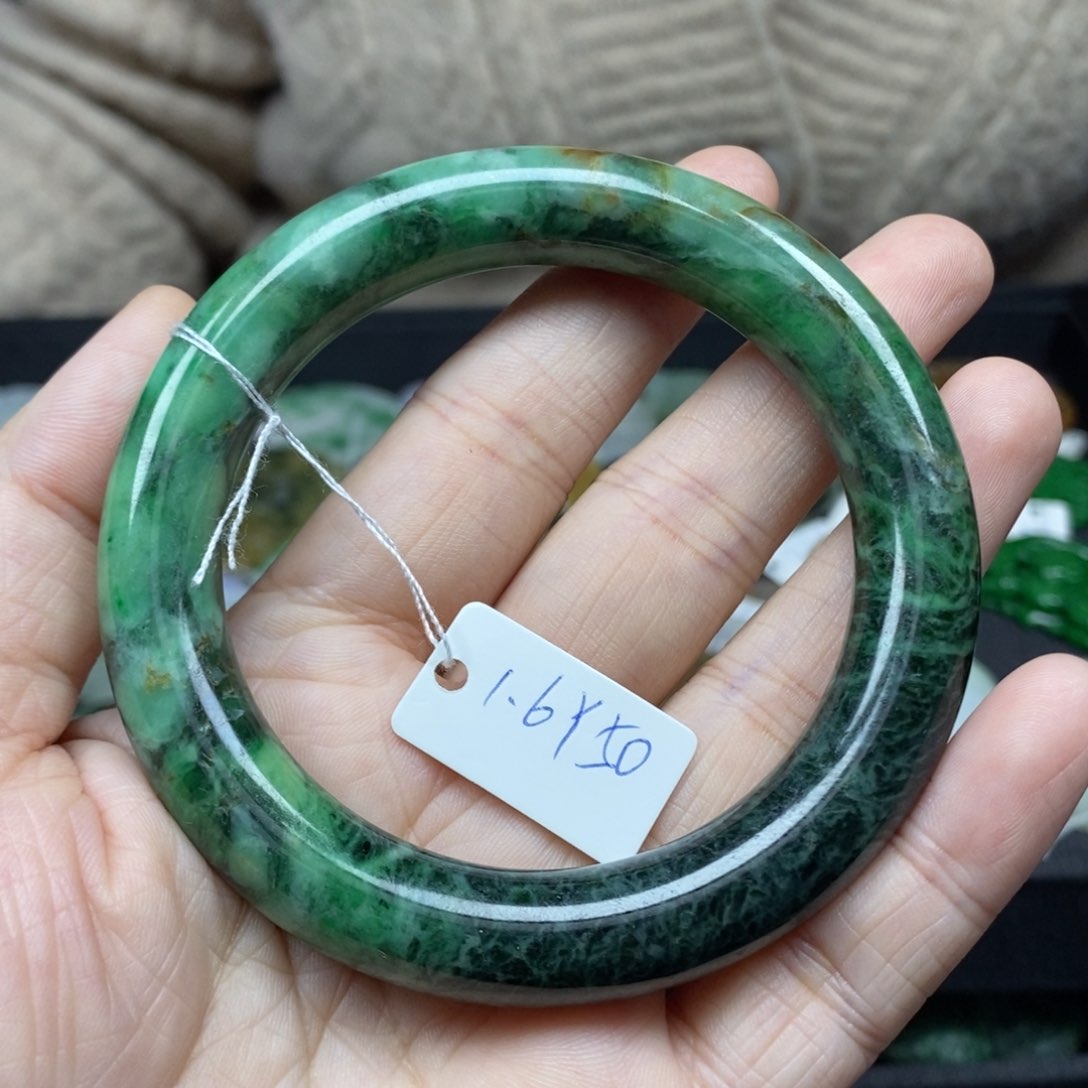 翡翠颈饰未镶嵌58.8圈口19号