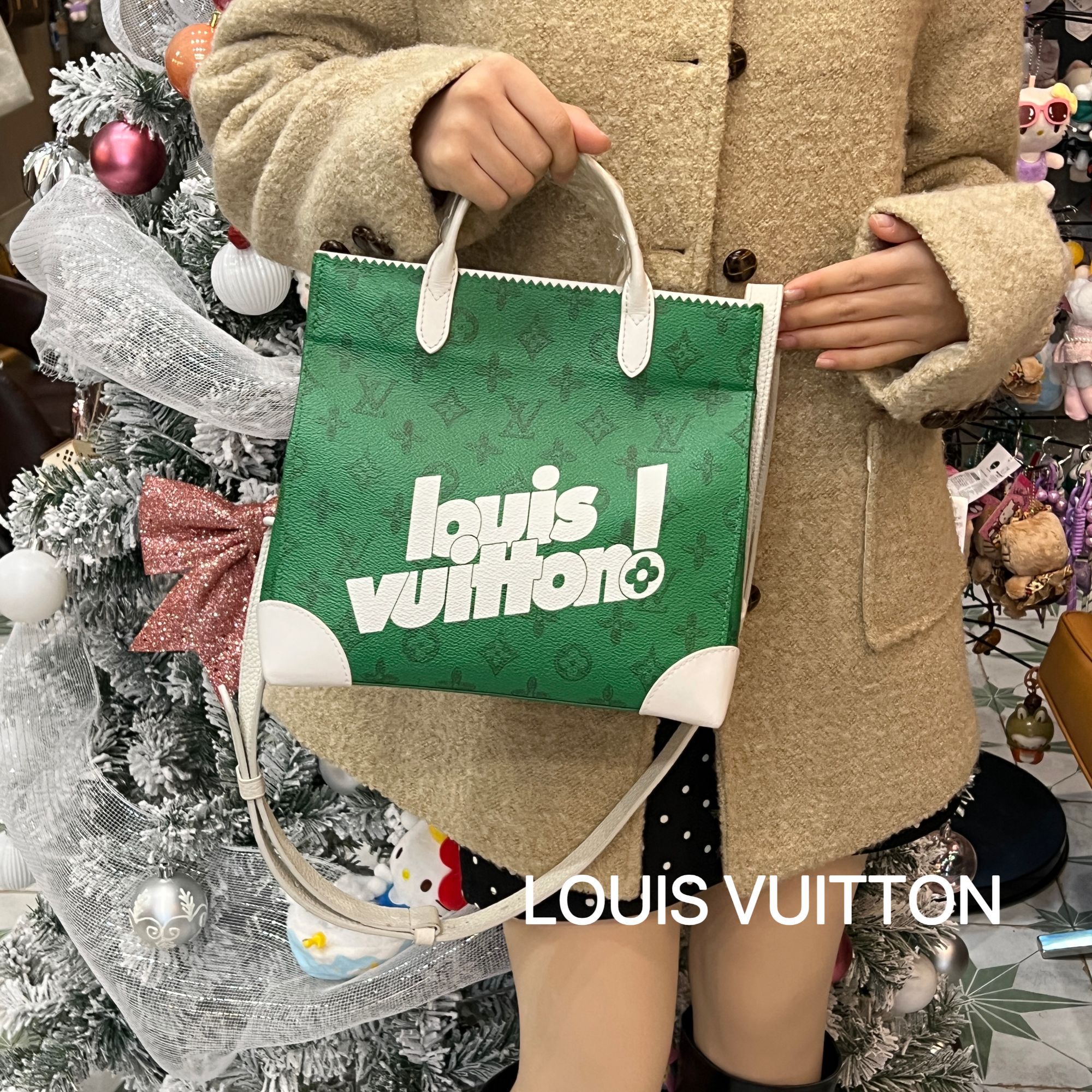 95新 LouisVuitton/路易威登 D124时尚秀款系列包包95新/代卖服务