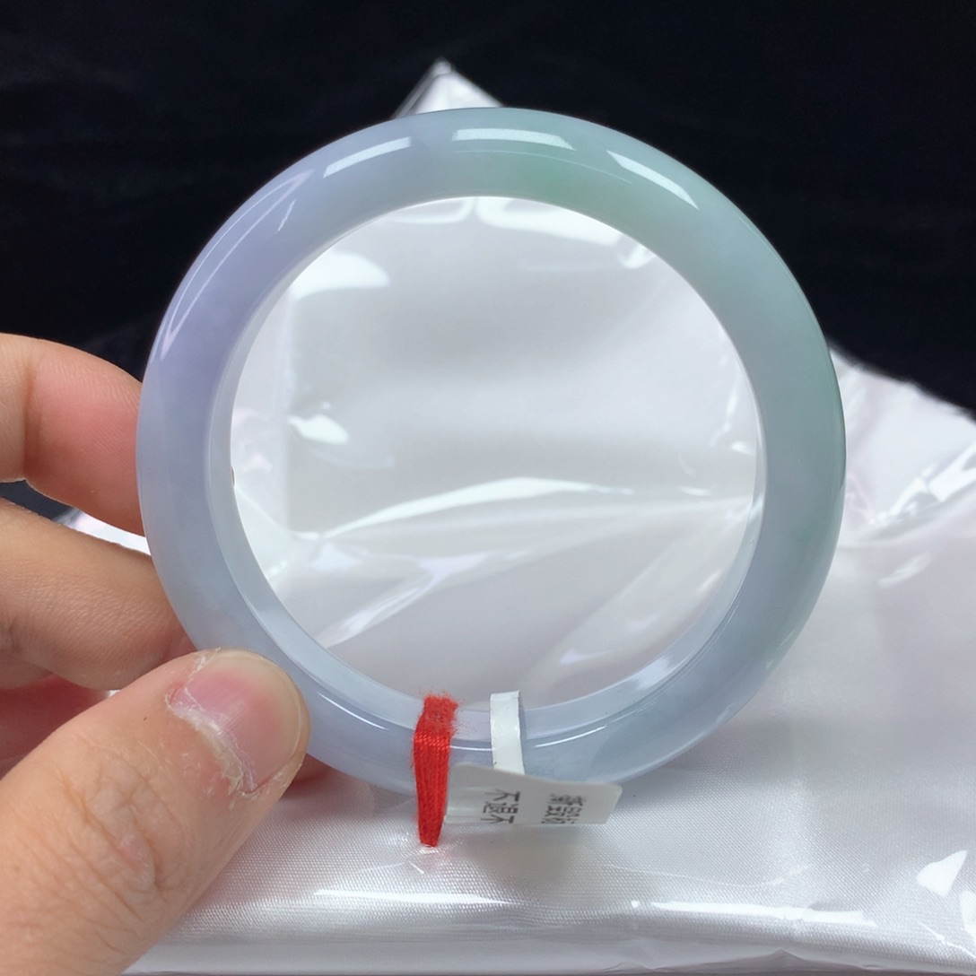 翡翠手镯（圆镯）未镶嵌54.6