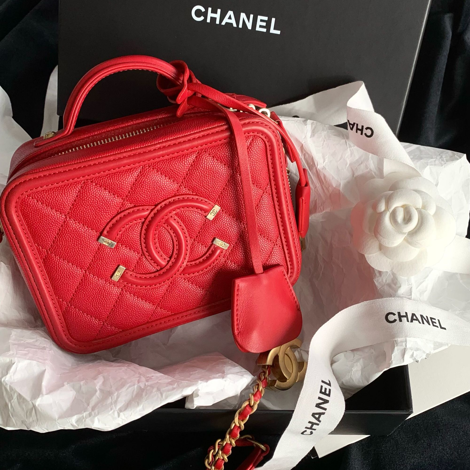 95新 Chanel/香奈儿 红色金扣菱格鱼子酱相机包 16cm 18723476