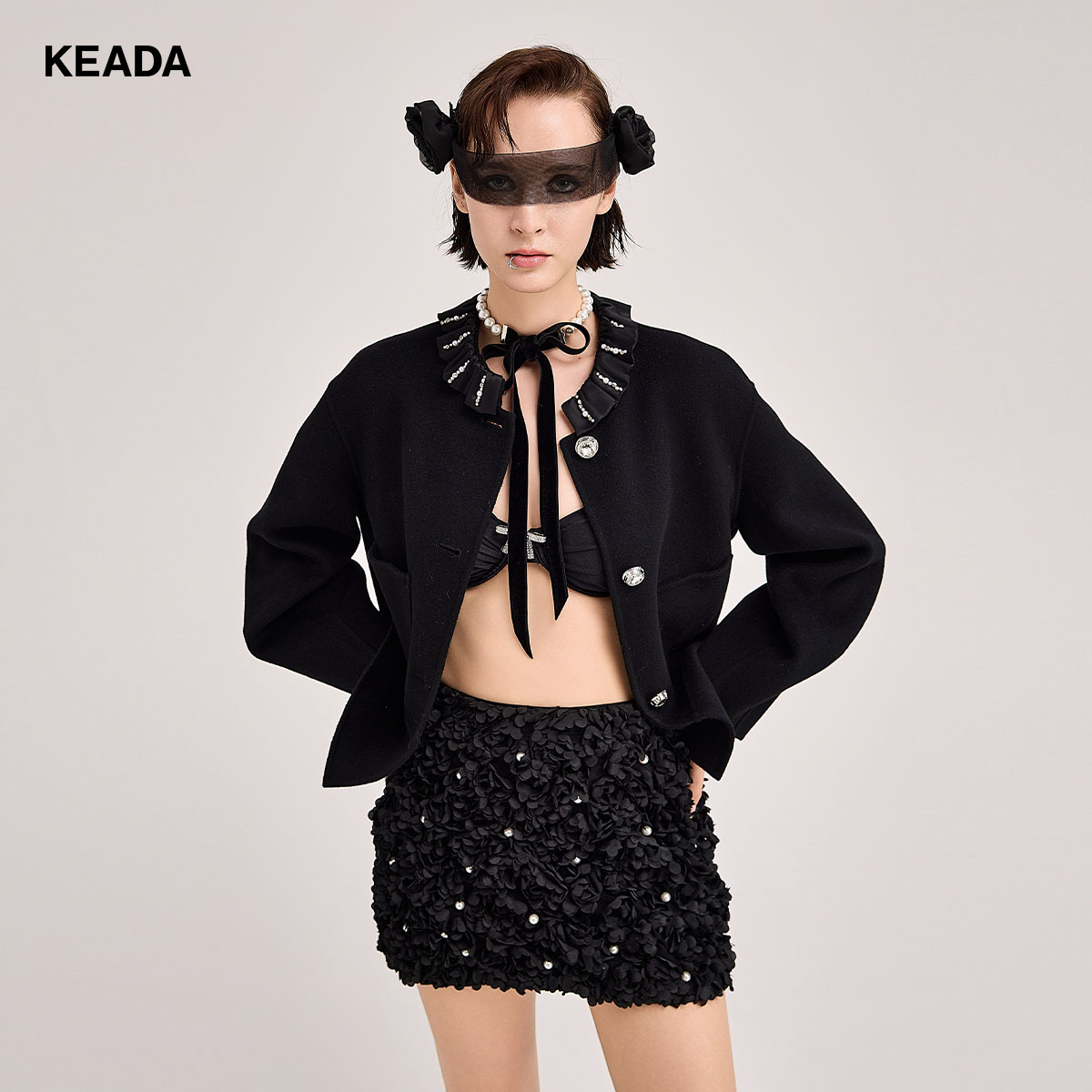 KEADA黑色收腰羊毛呢料短外套女荷叶边叠褶领KSN3WK3395