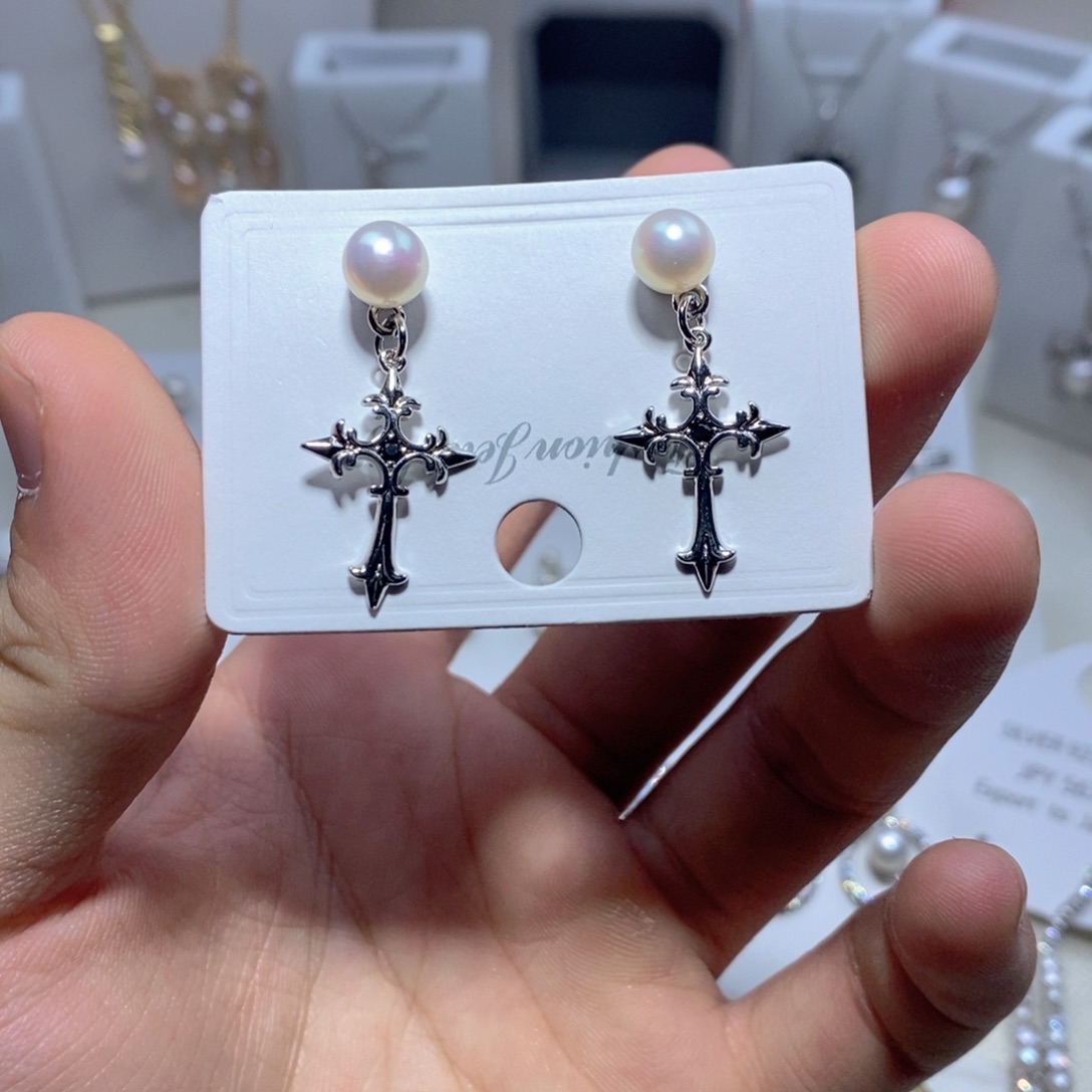 淡水珍珠银S925镶嵌耳饰