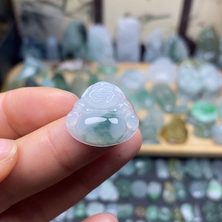 翡翠未镶嵌颈饰佛公