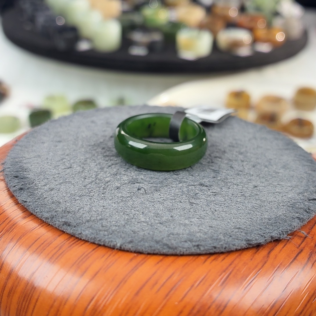 和田玉未镶嵌戒指b20红皮碧玉窄轮胎17.2