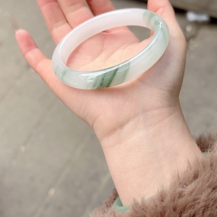 东陵石手镯未镶嵌