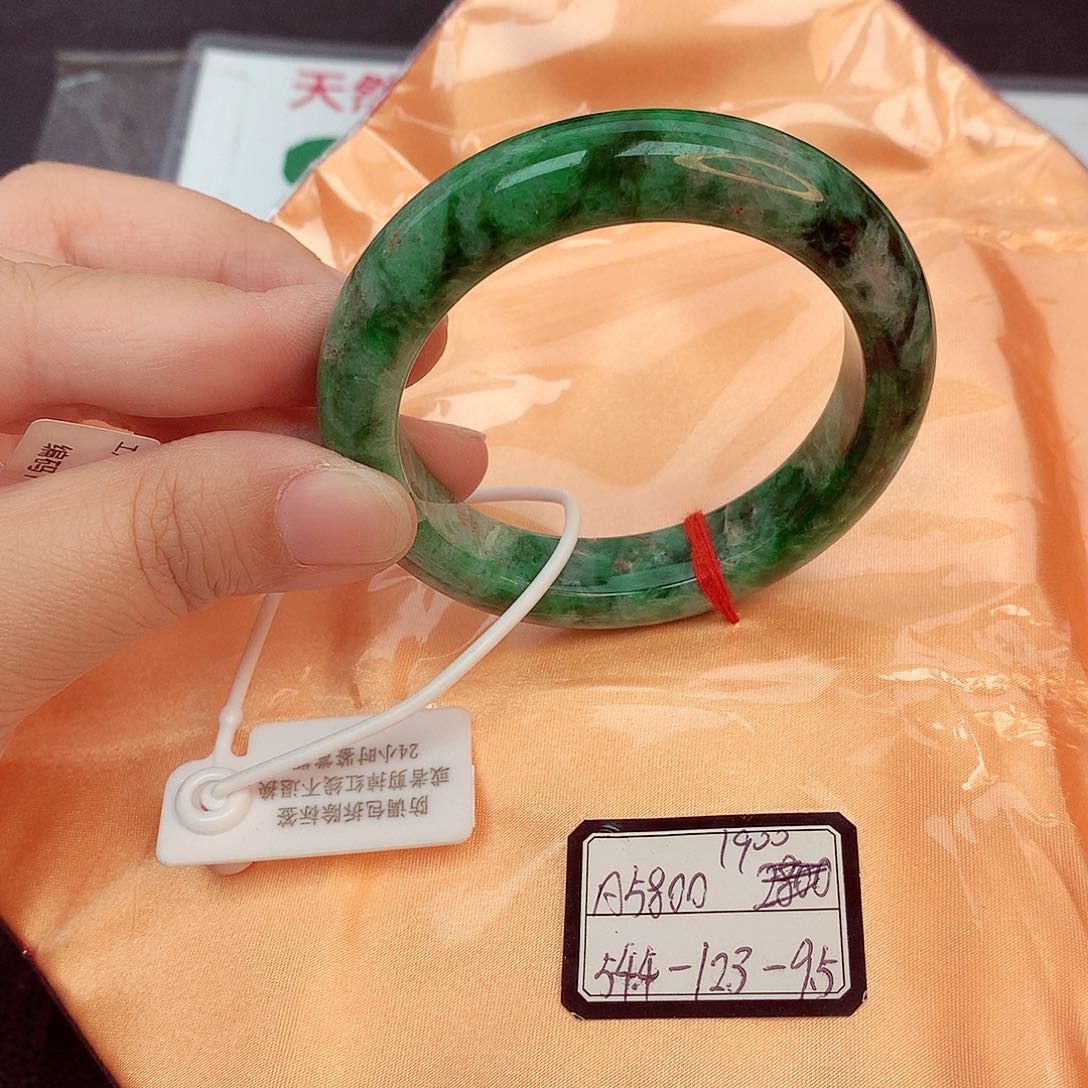 翡翠未镶嵌手镯缅甸翡翠