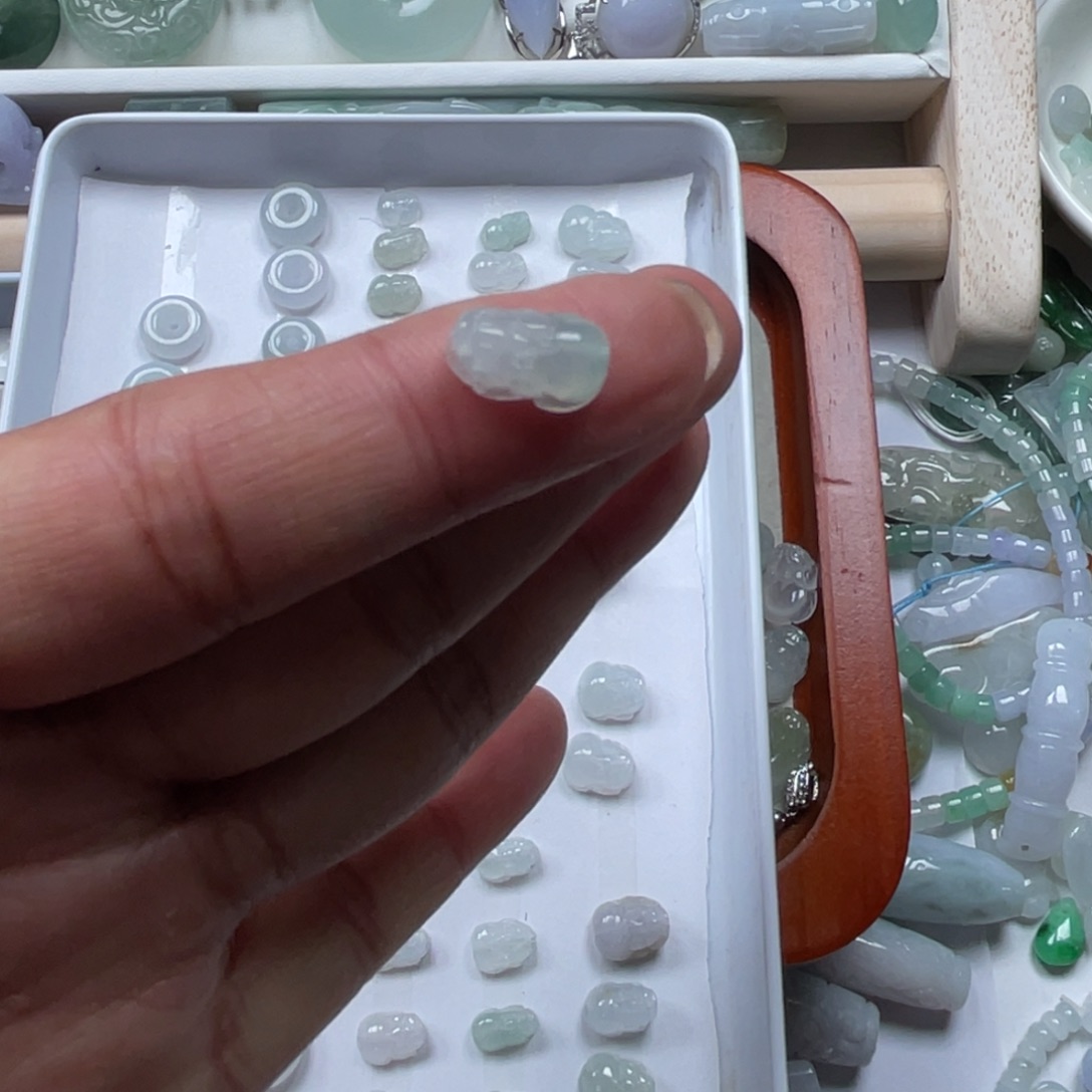 翡翠颈饰未镶嵌67897899