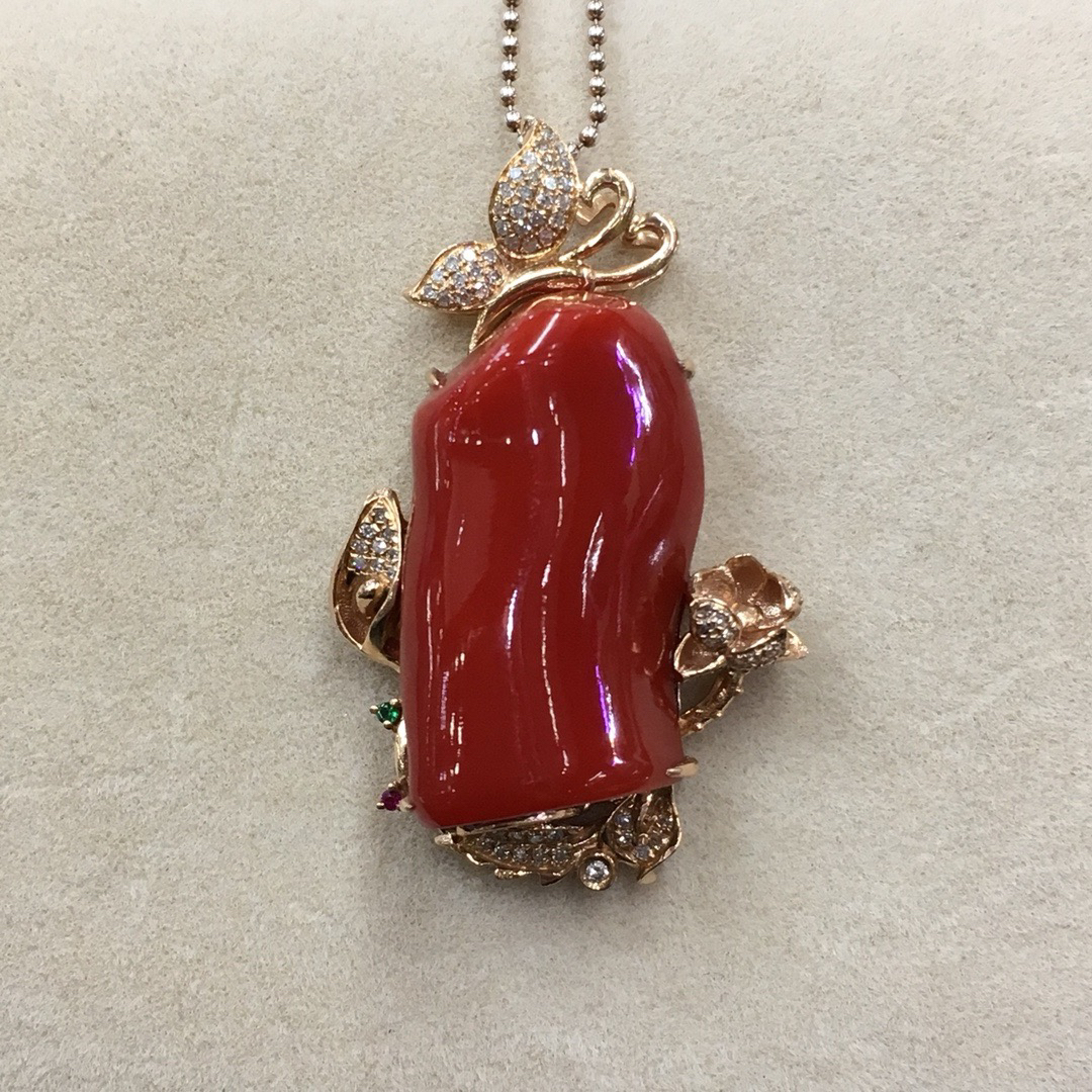 阿卡牛血红珊瑚随形面吊坠，18k金镶嵌钻石，豪华百搭