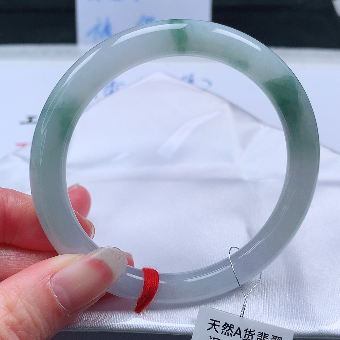 翡翠手镯未镶嵌57圈