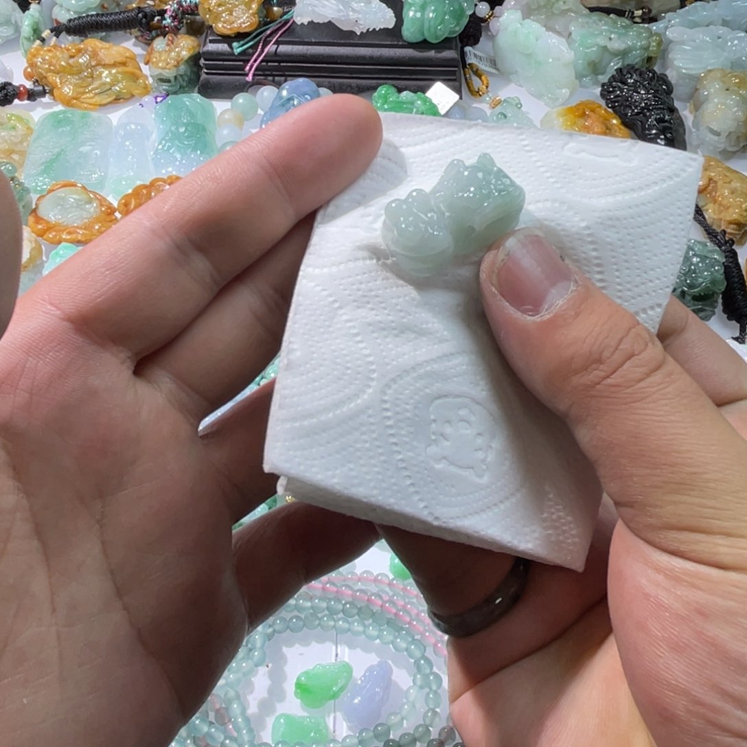 翡翠颈饰未镶嵌天然