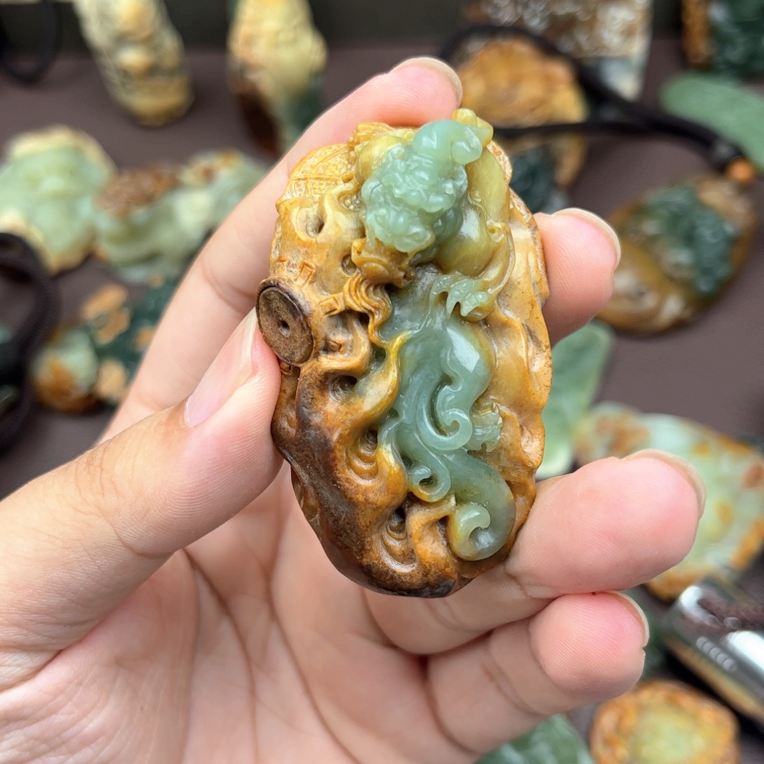 过***客岫岩河磨玉（透闪石质玉）未镶嵌挂件